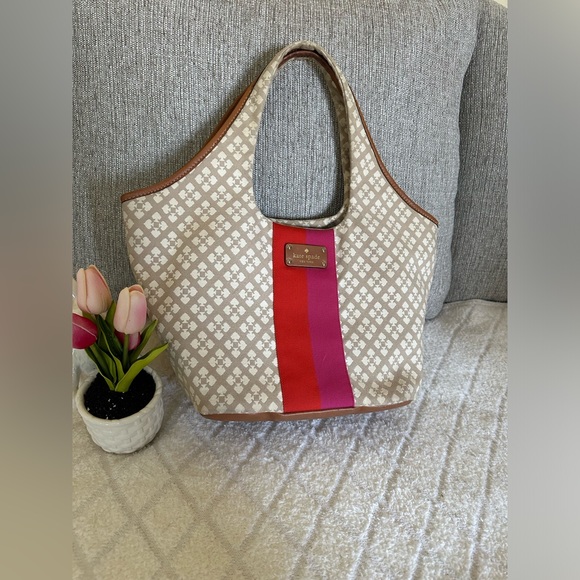 Kate Spade New York Classic Spade Stucco Hobo Bag - Picture 2 of 7